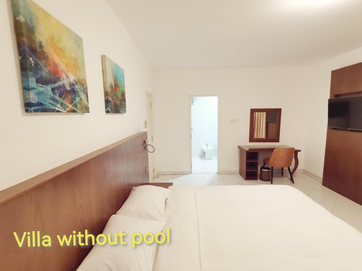 J5 Four Bedroom Villa Holiday Home In Al Wasl For Families Only Dubái Exterior foto