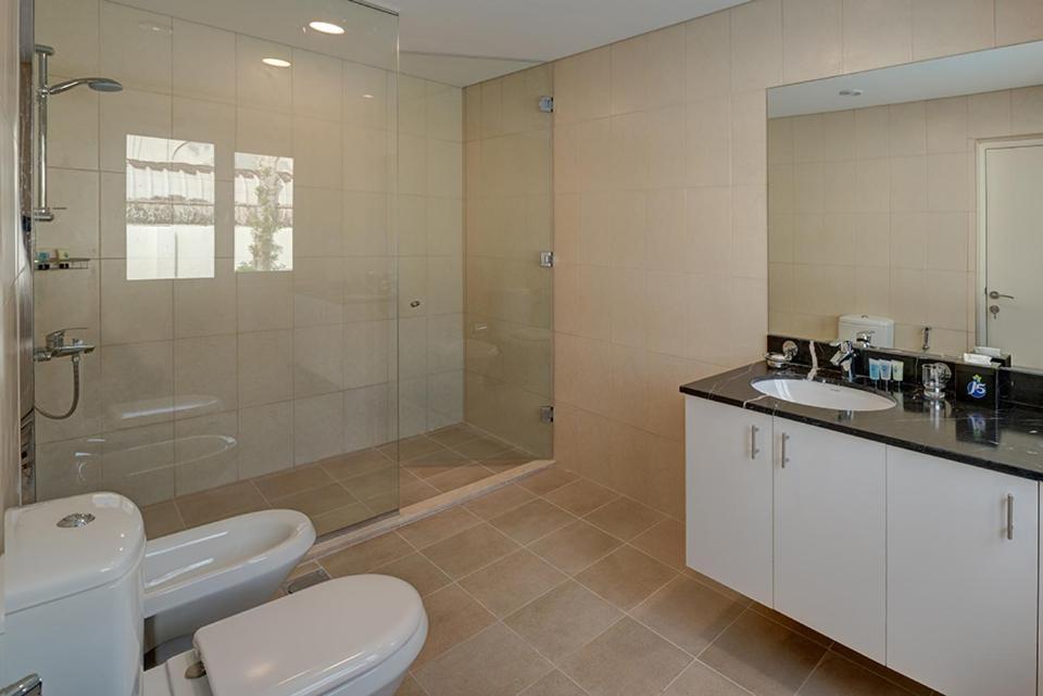 J5 Four Bedroom Villa Holiday Home In Al Wasl For Families Only Dubái Exterior foto